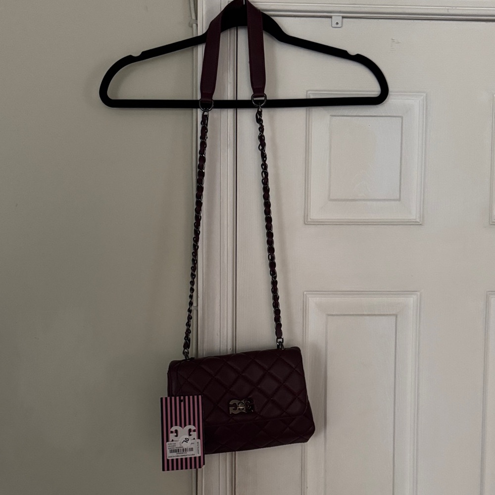 Stylish Burgundy Quilted Crossbody Bag